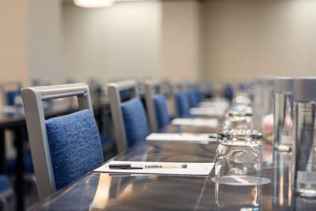 Cambria Hotel Manchester South Windsor 시설 사진